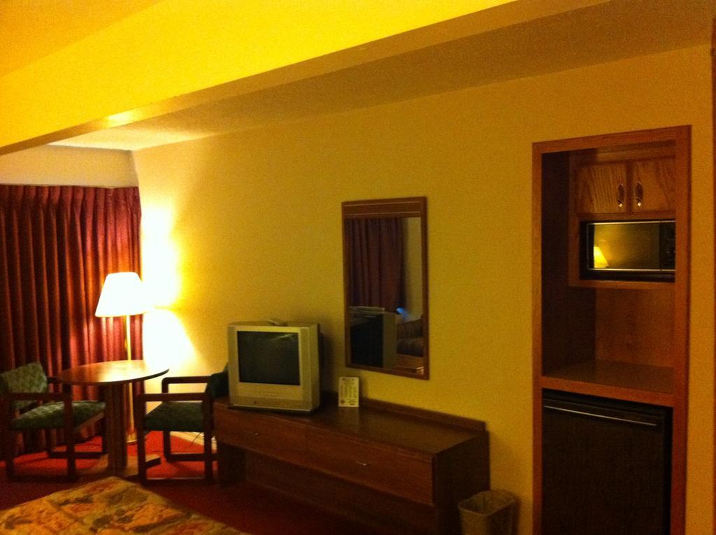 Econo Lodge Near Snake River アイダホフォールズ エクステリア 写真