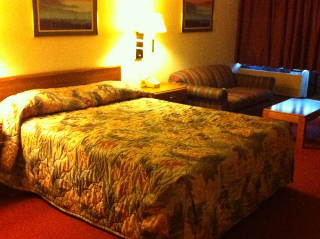 Econo Lodge Near Snake River アイダホフォールズ エクステリア 写真